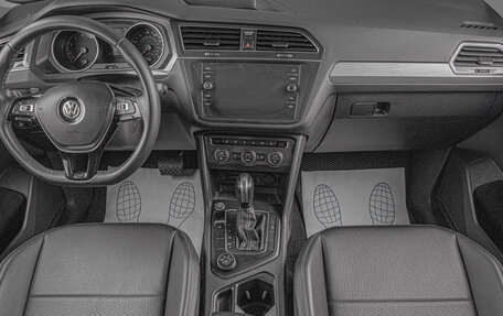 Volkswagen Tiguan II, 2021 год, 3 099 000 рублей, 18 фотография
