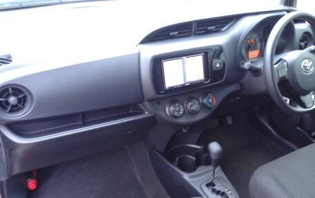 Toyota Vitz, 2019 год, 770 000 рублей, 11 фотография