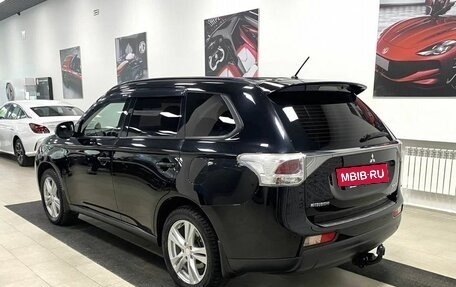Mitsubishi Outlander III рестайлинг 3, 2013 год, 1 375 000 рублей, 5 фотография