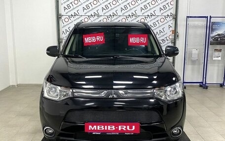 Mitsubishi Outlander III рестайлинг 3, 2013 год, 1 375 000 рублей, 2 фотография