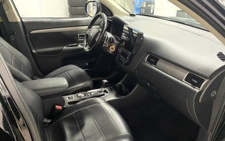 Mitsubishi Outlander III рестайлинг 3, 2013 год, 1 375 000 рублей, 16 фотография
