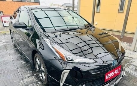 Toyota Prius IV XW50, 2022 год, 1 460 000 рублей, 5 фотография