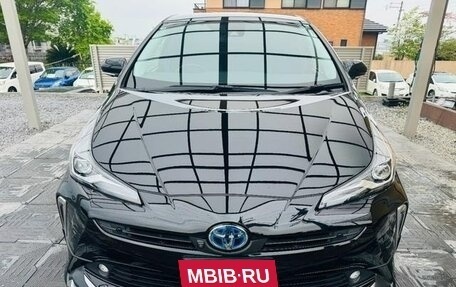 Toyota Prius IV XW50, 2022 год, 1 460 000 рублей, 2 фотография