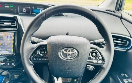 Toyota Prius IV XW50, 2022 год, 1 460 000 рублей, 10 фотография