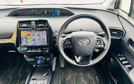 Toyota Prius IV XW50, 2022 год, 1 460 000 рублей, 9 фотография