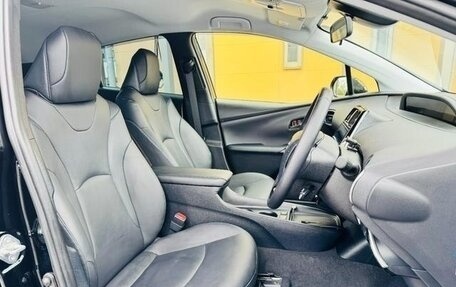 Toyota Prius IV XW50, 2022 год, 1 460 000 рублей, 20 фотография