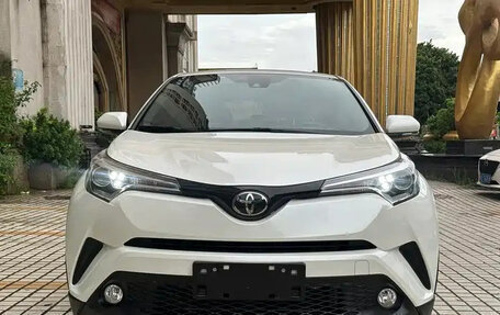 Toyota C-HR I рестайлинг, 2021 год, 2 030 000 рублей, 3 фотография