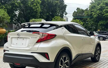 Toyota C-HR I рестайлинг, 2021 год, 2 030 000 рублей, 4 фотография