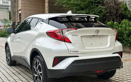 Toyota C-HR I рестайлинг, 2021 год, 2 030 000 рублей, 6 фотография