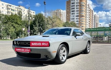 Dodge Challenger III рестайлинг 2, 2019 год, 3 400 000 рублей, 2 фотография