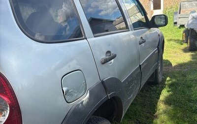 Chevrolet Niva I рестайлинг, 2004 год, 300 000 рублей, 1 фотография