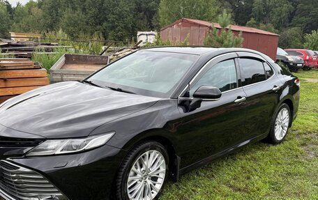 Toyota Camry, 2019 год, 2 950 000 рублей, 3 фотография