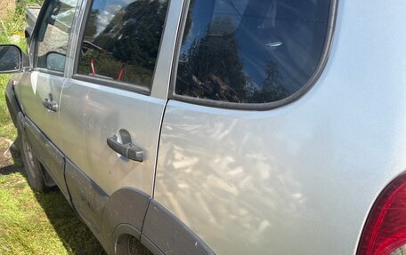 Chevrolet Niva I рестайлинг, 2004 год, 300 000 рублей, 3 фотография