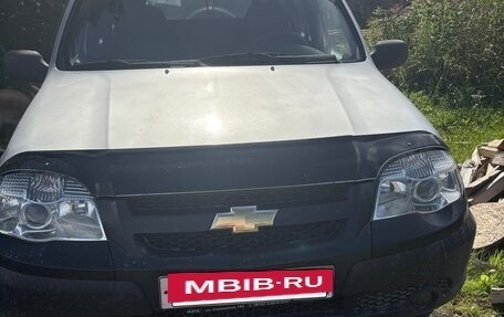 Chevrolet Niva I рестайлинг, 2004 год, 300 000 рублей, 2 фотография
