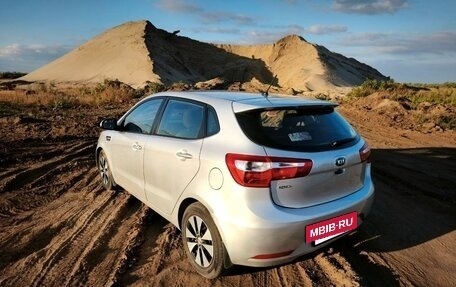 KIA Rio III рестайлинг, 2015 год, 999 000 рублей, 2 фотография