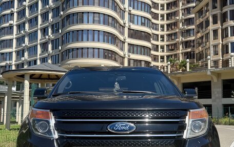 Ford Explorer VI, 2013 год, 1 800 000 рублей, 2 фотография
