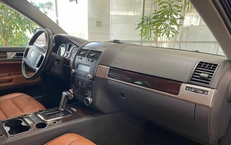 Volkswagen Touareg III, 2006 год, 799 999 рублей, 10 фотография