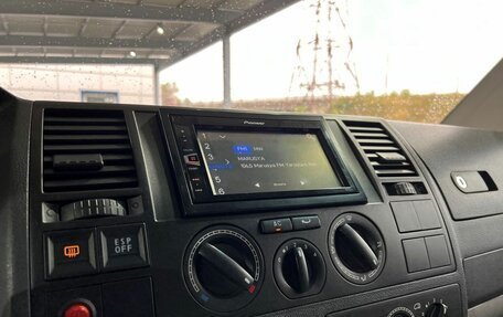 Volkswagen Caravelle T5, 2009 год, 1 550 000 рублей, 14 фотография
