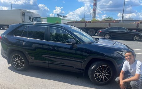 Toyota RAV4, 2019 год, 3 500 000 рублей, 3 фотография