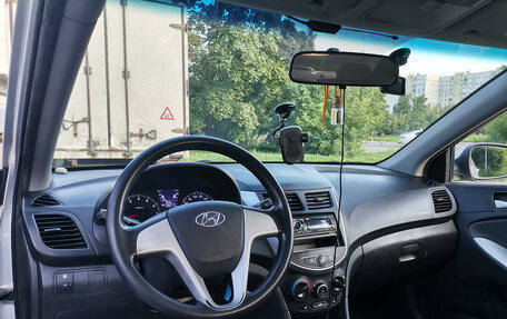 Hyundai Solaris II рестайлинг, 2012 год, 680 000 рублей, 7 фотография