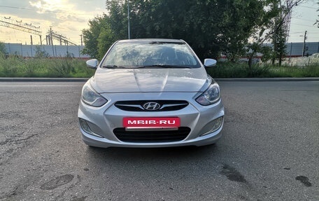 Hyundai Solaris II рестайлинг, 2012 год, 680 000 рублей, 5 фотография