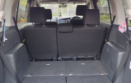 Toyota ISis I, 2013 год, 1 390 000 рублей, 12 фотография