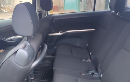 Toyota ISis I, 2013 год, 1 390 000 рублей, 20 фотография