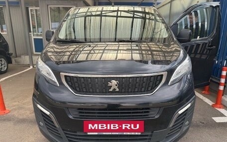 Peugeot Traveller I, 2019 год, 2 540 000 рублей, 3 фотография