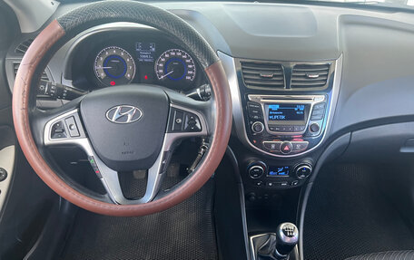 Hyundai Solaris II рестайлинг, 2015 год, 979 000 рублей, 6 фотография