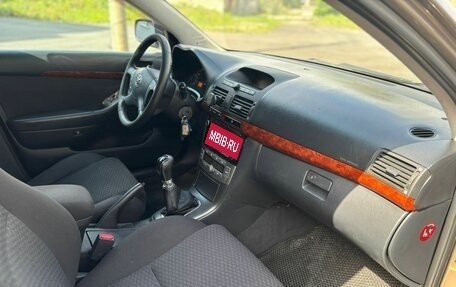 Toyota Avensis III рестайлинг, 2005 год, 550 000 рублей, 1 фотография