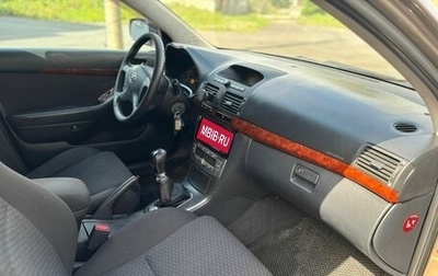 Toyota Avensis III рестайлинг, 2005 год, 550 000 рублей, 1 фотография