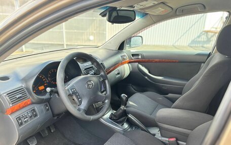 Toyota Avensis III рестайлинг, 2005 год, 550 000 рублей, 6 фотография