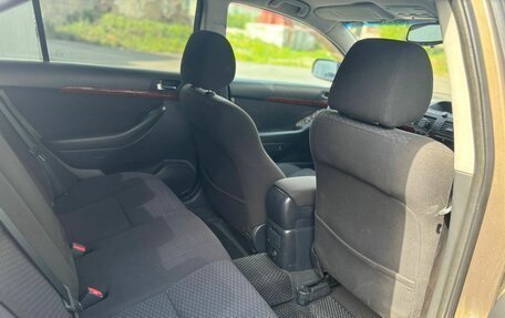 Toyota Avensis III рестайлинг, 2005 год, 550 000 рублей, 10 фотография