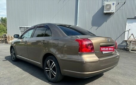 Toyota Avensis III рестайлинг, 2005 год, 550 000 рублей, 3 фотография
