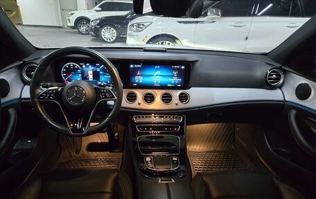 Mercedes-Benz E-Класс, 2022 год, 3 440 000 рублей, 6 фотография