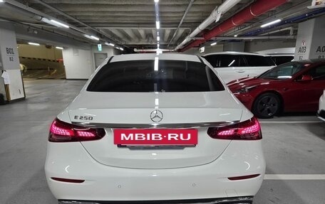 Mercedes-Benz E-Класс, 2022 год, 3 440 000 рублей, 4 фотография