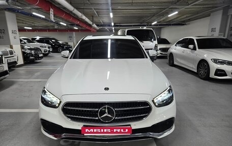 Mercedes-Benz E-Класс, 2022 год, 3 440 000 рублей, 2 фотография
