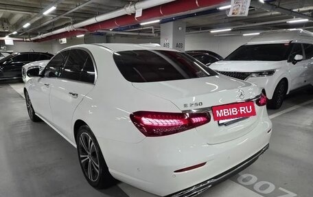 Mercedes-Benz E-Класс, 2022 год, 3 440 000 рублей, 5 фотография