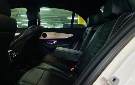 Mercedes-Benz E-Класс, 2022 год, 4 450 000 рублей, 7 фотография