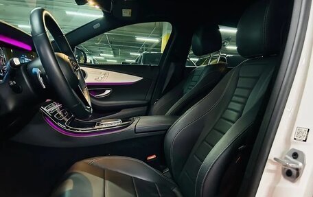 Mercedes-Benz E-Класс, 2022 год, 4 450 000 рублей, 6 фотография
