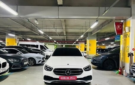 Mercedes-Benz E-Класс, 2022 год, 4 450 000 рублей, 2 фотография