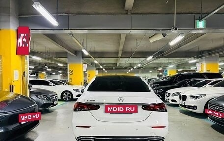 Mercedes-Benz E-Класс, 2022 год, 4 450 000 рублей, 4 фотография