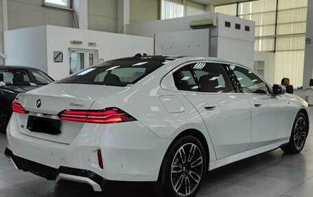 BMW 5 серия, 2024 год, 5 990 000 рублей, 4 фотография