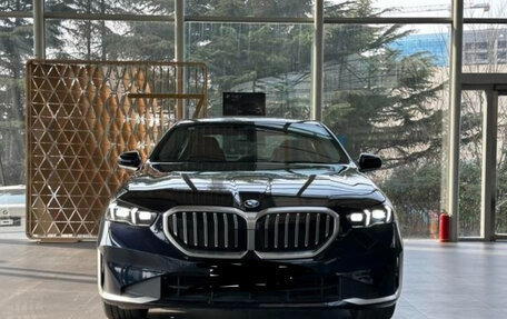 BMW 5 серия, 2025 год, 6 490 000 рублей, 2 фотография