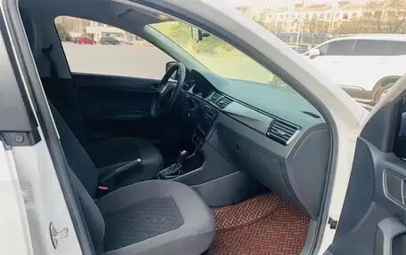Skoda Rapid II, 2022 год, 1 300 000 рублей, 8 фотография
