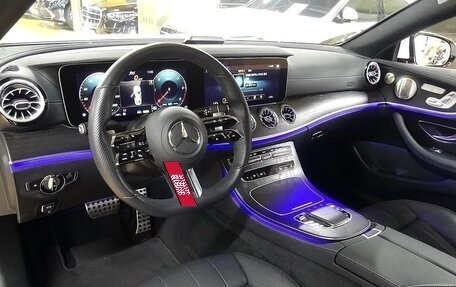 Mercedes-Benz E-Класс, 2022 год, 4 600 000 рублей, 5 фотография