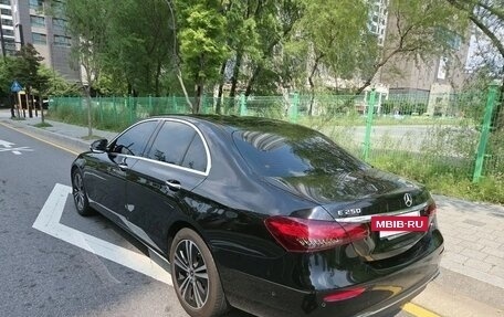 Mercedes-Benz E-Класс, 2022 год, 3 450 000 рублей, 4 фотография