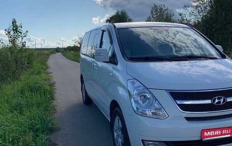 Hyundai Grand Starex Grand Starex I рестайлинг 2, 2016 год, 3 500 000 рублей, 2 фотография