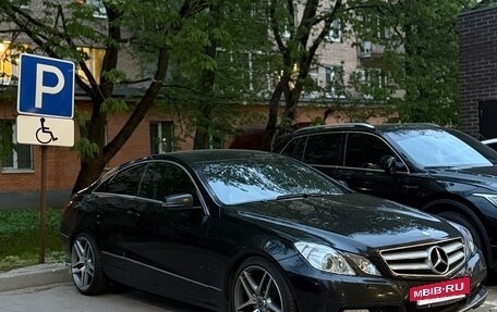 Mercedes-Benz E-Класс, 2010 год, 1 300 000 рублей, 6 фотография