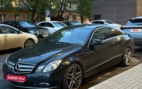 Mercedes-Benz E-Класс, 2010 год, 1 300 000 рублей, 5 фотография